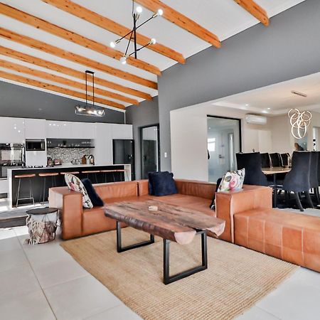 House Of Bongekile 4 Bed Luxury Home In Malelane Экстерьер фото