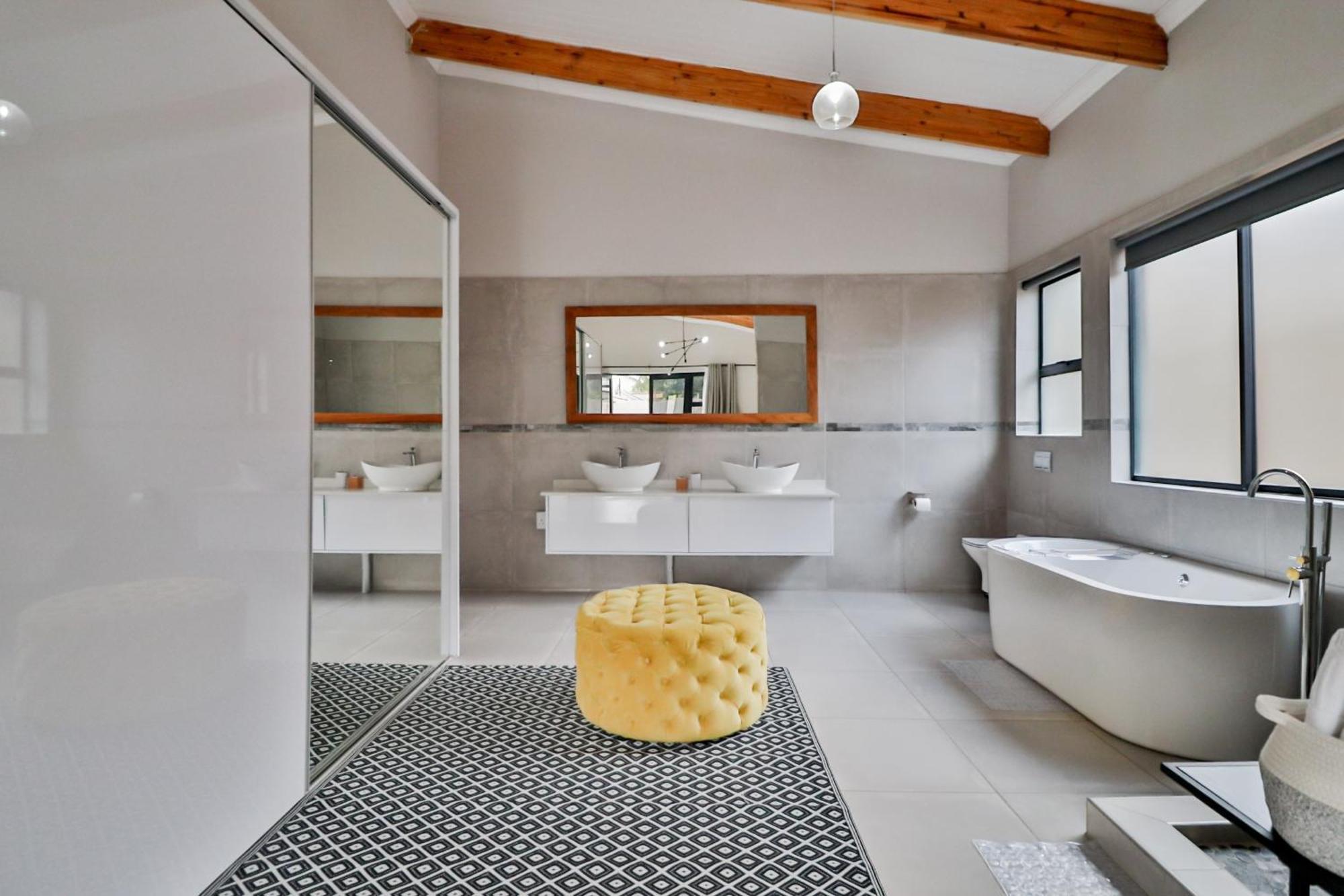 House Of Bongekile 4 Bed Luxury Home In Malelane Экстерьер фото